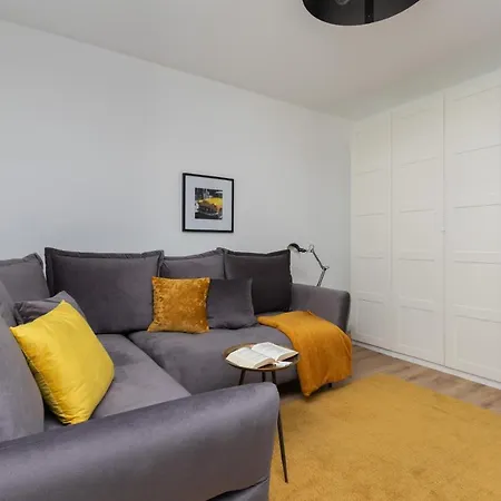 Chrobrego By Renters Apartment