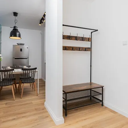 Chrobrego By Renters Apartment *